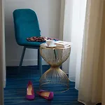 فندق Mercure Paris Longchamp سوراسْنْ