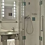 Mercure Paris Longchamp سوراسْنْ
