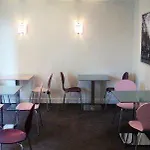 فندق Mercure Paris Longchamp سوراسْنْ