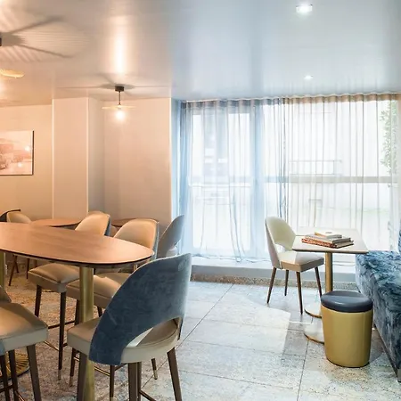 Отель Mercure Paris Longchamp 4*